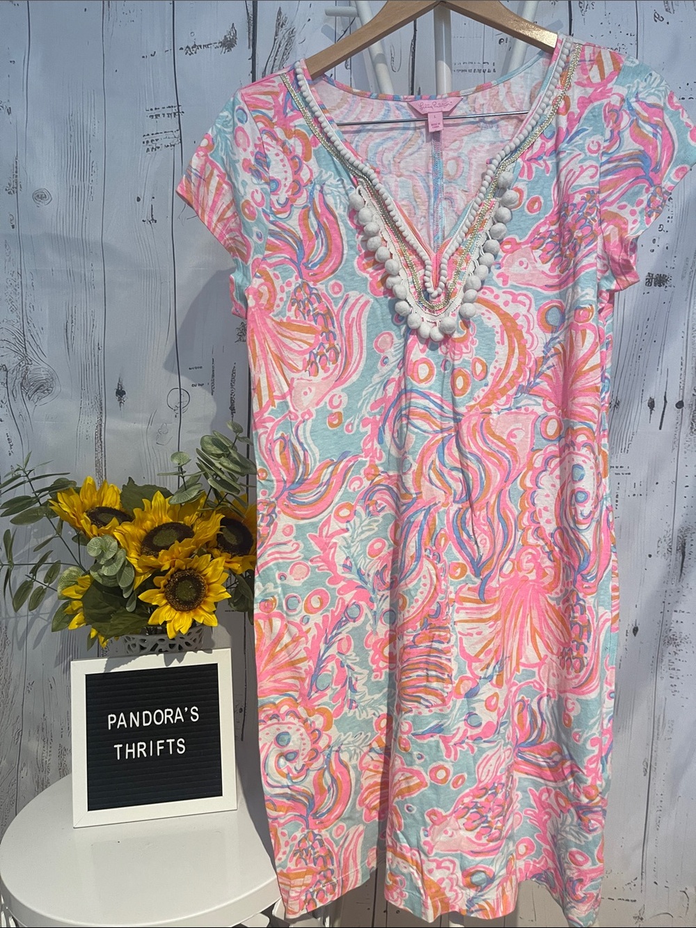 Lilly Pullitzer V-neck Short Sleeve Dress with Pom Trim Size L Preowned